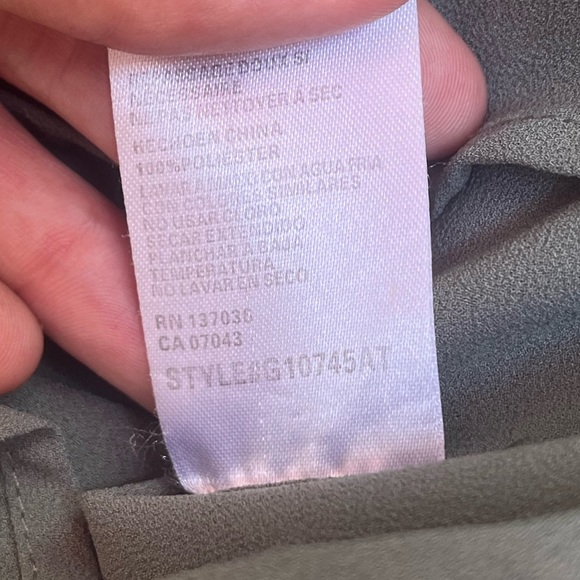 Paper Crane Women’s size Med Green Blouse tank top Like New 100% polyester NWT - Picture 3 of 8